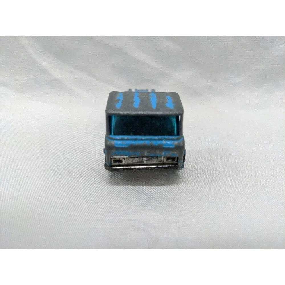 Yat Ming vintage blue